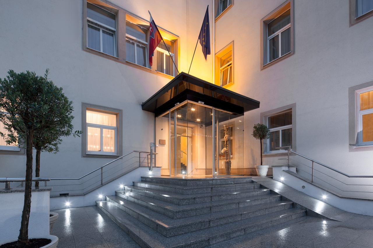 Mamaison Residence Sulekova Bratislava Exteriör bild